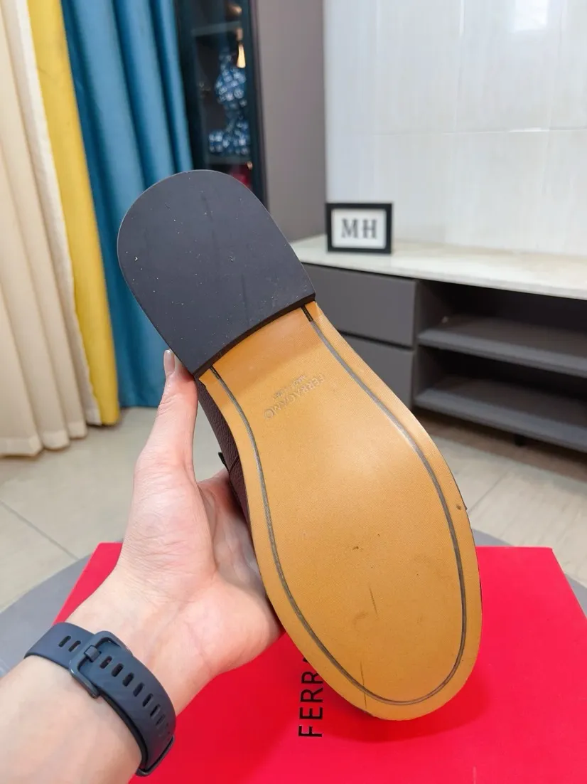 Men's shoes 💰560🌸🌸Water dyed cowhide 🆘[Salvatore Ferragamo] Ferragamo's latest casual business leather shoes for men! Available at counters simultaneously! The fabric is made of specially imported original suede calfskin, and the interior is made of imported water-dyed cowhide. It is absolutely luxurious and leads the fashion trend. Matching code: 38-44 45 customized
